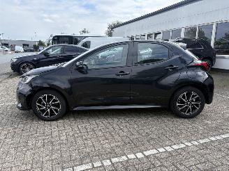 Schadeauto Toyota Yaris 1.5L VVTi 130 Hybride * LED*HeadUp*Trekhaak*Navigatie*Keyless* 2024/2