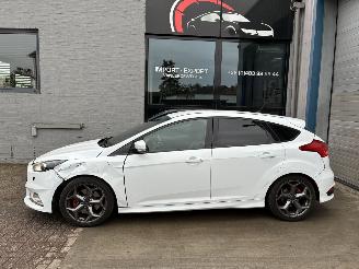Damaged car Ford Focus FORD FOCUS ST 2015 2015/9