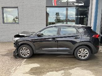 Schadeauto Hyundai Tucson HYUNDAI TUCSON 1.7D 2017 2017/6