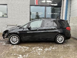 Schadeauto BMW 2-serie BMW 216d 2015 2015/9