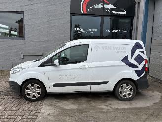Voiture accidenté Ford Tourneo Courier FORD TRANSIT COURIER 1.0ECOBOOST 2018/6