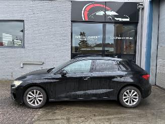 skadebil auto Audi A3 AUDI A3 2.0D DSG 2021 2021/8