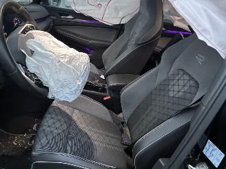 Volkswagen Golf VW GOLF 8 2.0TDI DSG R LINE picture 14