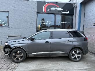 krockskadad bil auto Peugeot 5008 PEUGEOT 5008 1.5D 2023 7 ZIT 2023/5