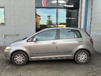 damaged passenger cars Volkswagen Golf plus VW GOLF PLUS 1.6TDI DSG 2010 2010/9