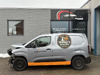 Schadeauto Peugeot Partner PEUGEOT PARTNER 1.5D 2019 2019/10
