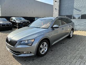 krockskadad bil auto Skoda Superb SKODA SUPERB 1.6D DSG 2019 2019/7