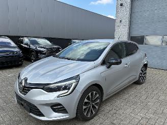 Unfallwagen Renault Clio RENAULT CLIO 1.5D 2020 2020/12