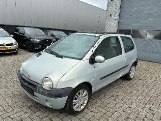 škoda osobní automobily Renault Twingo RENAULT TWINGO 1.1 2006 2006/12