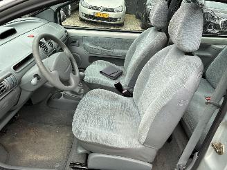 Renault Twingo RENAULT TWINGO 1.1 2006 picture 17