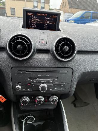 Audi A1 AUDI A1 1.6TDI 2011 picture 17
