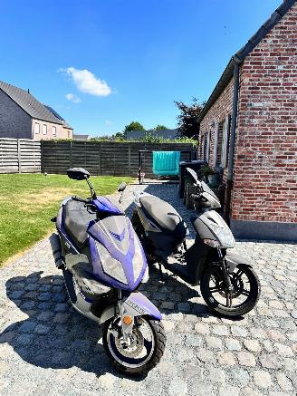 Sym  2 X SCOOTER 125 GEEN SLEUTEL GEEN DOCUMENT picture 13