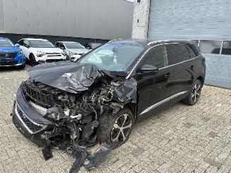 Unfallwagen Peugeot 5008 PEUGEOT 5008 1.2I 2017 7 ZIT 2017/12