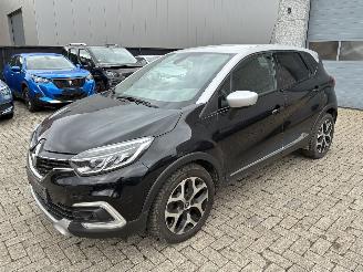 Damaged car Renault Captur RENAULT CAPTUR 1.5D 2018 2018/5