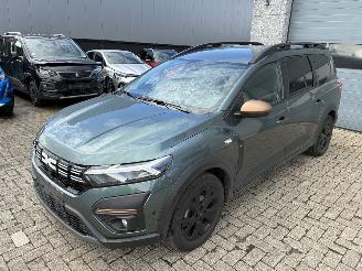damaged passenger cars Dacia Jogger DACIA JOGGER HYBRID 2024 7 ZIT 2024/9
