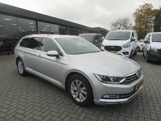 damaged passenger cars Volkswagen Passat Variant - 2.0 TDI Business Edition 2015/5