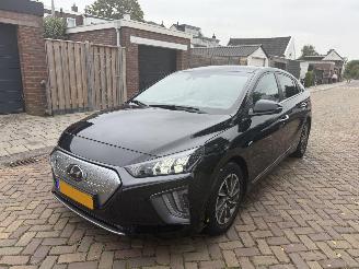 damaged passenger cars Hyundai Ioniq  2020/1