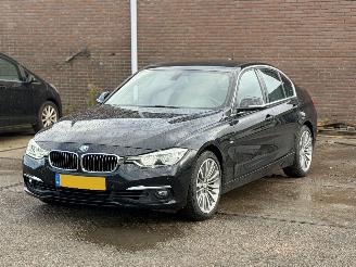 Coche accidentado BMW 3-serie 320i High Executive NAP ORIGINELE NL AUTO! 2017/1