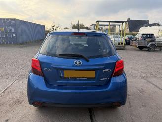 Toyota Yaris 1.5 Hybrid Dynamic Bi-Tone picture 13
