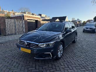 krockskadad bil auto Volkswagen Passat 1.4 TSI PHEV GTE Business 2021/1