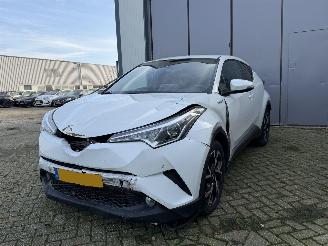Vaurioauto  passenger cars Toyota C-HR 1.8 Hybride 2019/1