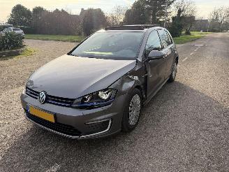 Coche accidentado Volkswagen Golf 1.4 GTE NAP TREKHAAK PANO 2015/1