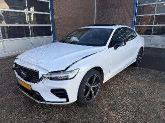 Auto incidentate Volvo S-60 2.0 B4 Dark Edition R NAP!! 2023/1