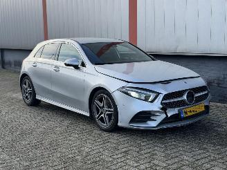 Unfallwagen Mercedes A-klasse A180d AMG SFEER AUTOMAAT 2019/1
