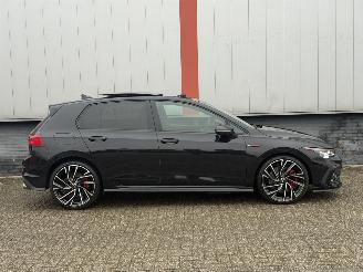 Volkswagen Golf 2.0 GTI 245 PK PANO picture 3