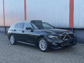Unfallwagen BMW 3-serie 330e TOURING 215KW AUT X-DRIVE 2021/1