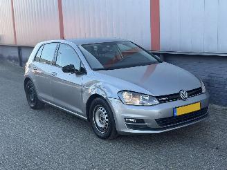 Schadeauto Volkswagen Golf 1.0 TSI Edition 2016/1