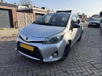 Vaurioauto  passenger cars Toyota Yaris 1.5 Hybrid AUTOMAAT 2014/1