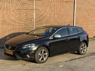 Volvo V-40 2.0 D2 R Design picture 9