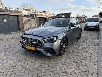krockskadad bil auto Mercedes E-klasse E400d AMG 330 PK! 2021/1
