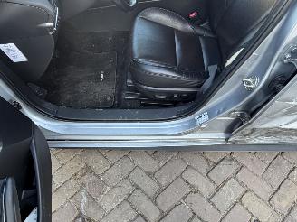 Mazda 3 2.0 e-SkyActiv-G M Hybrid 150 Sportive picture 13