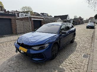 Vaurioauto  passenger cars Volkswagen Passat Variant 1.5 eHybrid R-Line Edition 2025/1