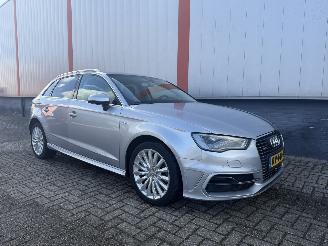 Schadeauto Audi A3 SPORTBACK E-TRON 2015/1