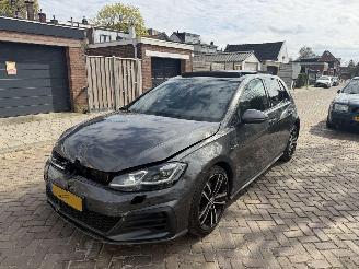 damaged passenger cars Volkswagen Golf GTD 184 PK PANO 2017/1