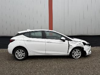 Opel Astra 1.0 Online Edition NAP picture 3