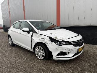 skadebil auto Opel Astra 1.0 Online Edition NAP 2017/1