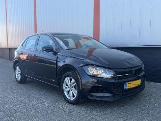 krockskadad bil auto Volkswagen Polo 1.0 TSI AUTOMAAT 2018/1