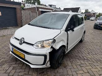 damaged passenger cars Volkswagen Up! 1.0 BMT move up! 2017/1