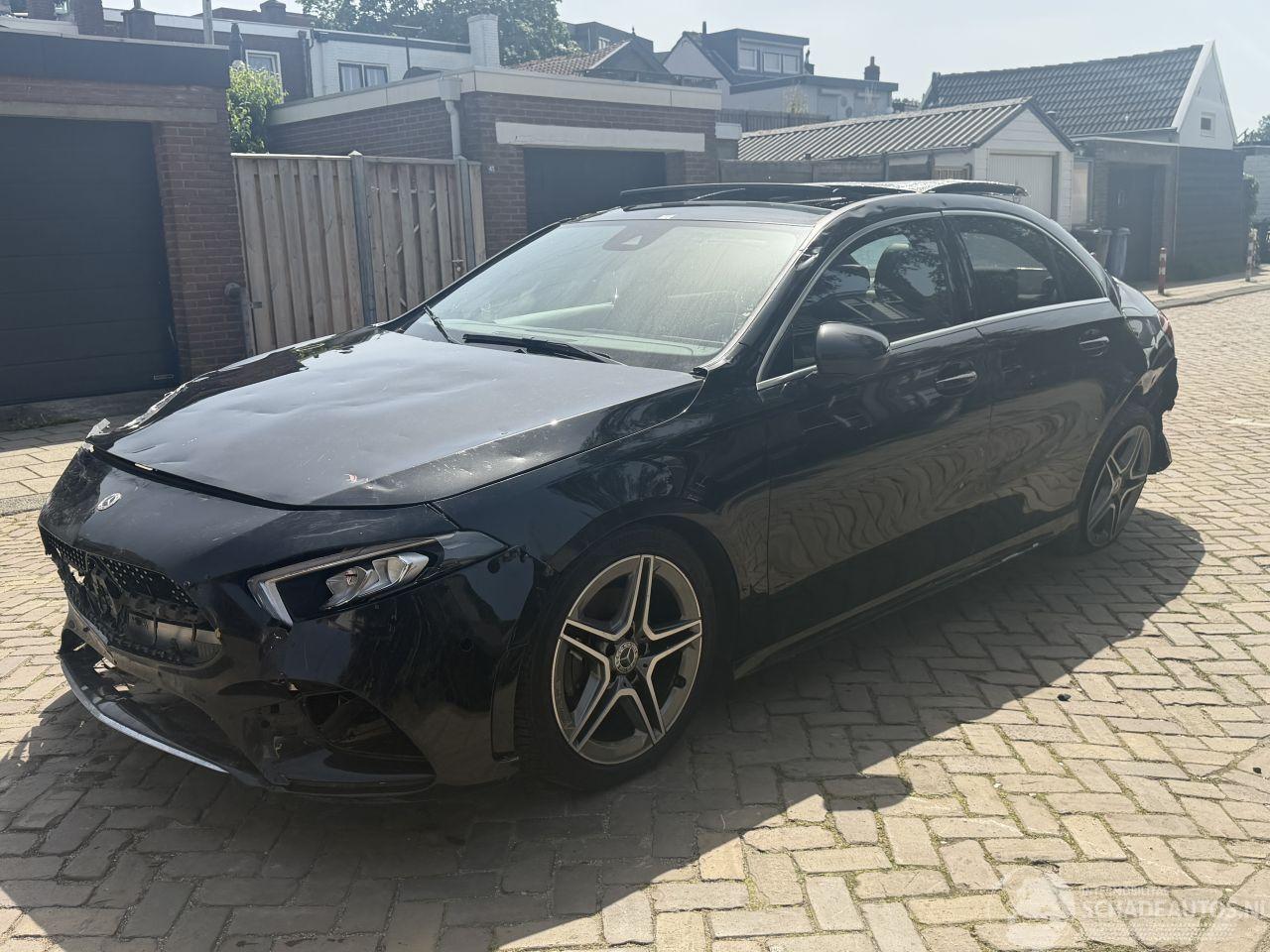Mercedes A-klasse A180 AMG PANO