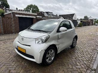Auto incidentate Toyota iQ 1.0 VVTI NAP 2011/1