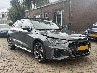Schadeauto Audi A3 40 TFSIe S LINE PANO 2021/1
