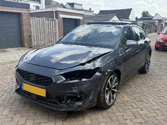 Schadeauto Seat Leon FR 1.4 TSI eHybrid Pano 2021/1