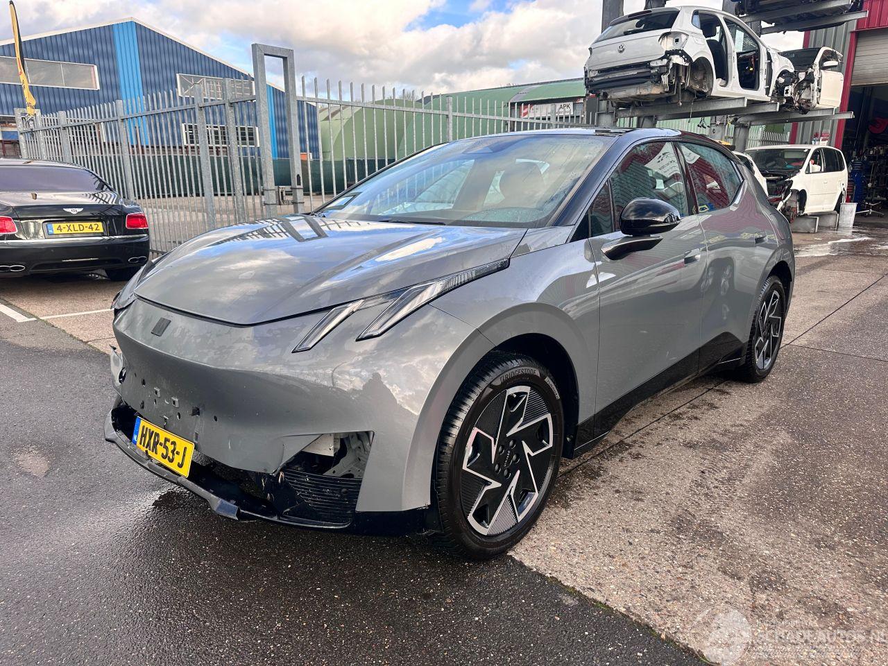 Lynk & Co  02 1.5 MORE / PANO