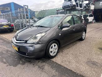 Vaurioauto  passenger cars Toyota Prius 1.5 VVT-i 2008/9