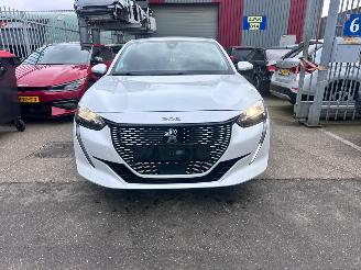 Peugeot e-208  picture 2