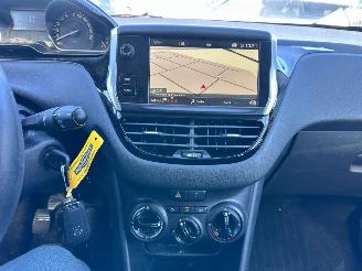 Peugeot 208 1.2 BLUE LION picture 9
